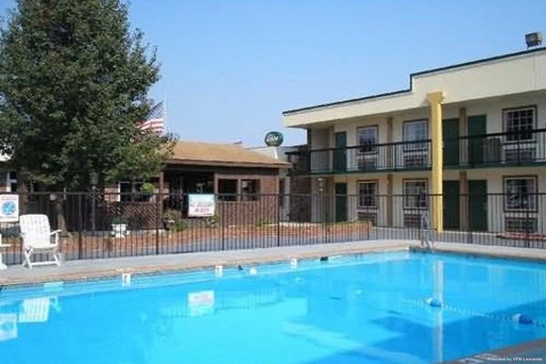 GuestHouse Inn Poplar Bluff